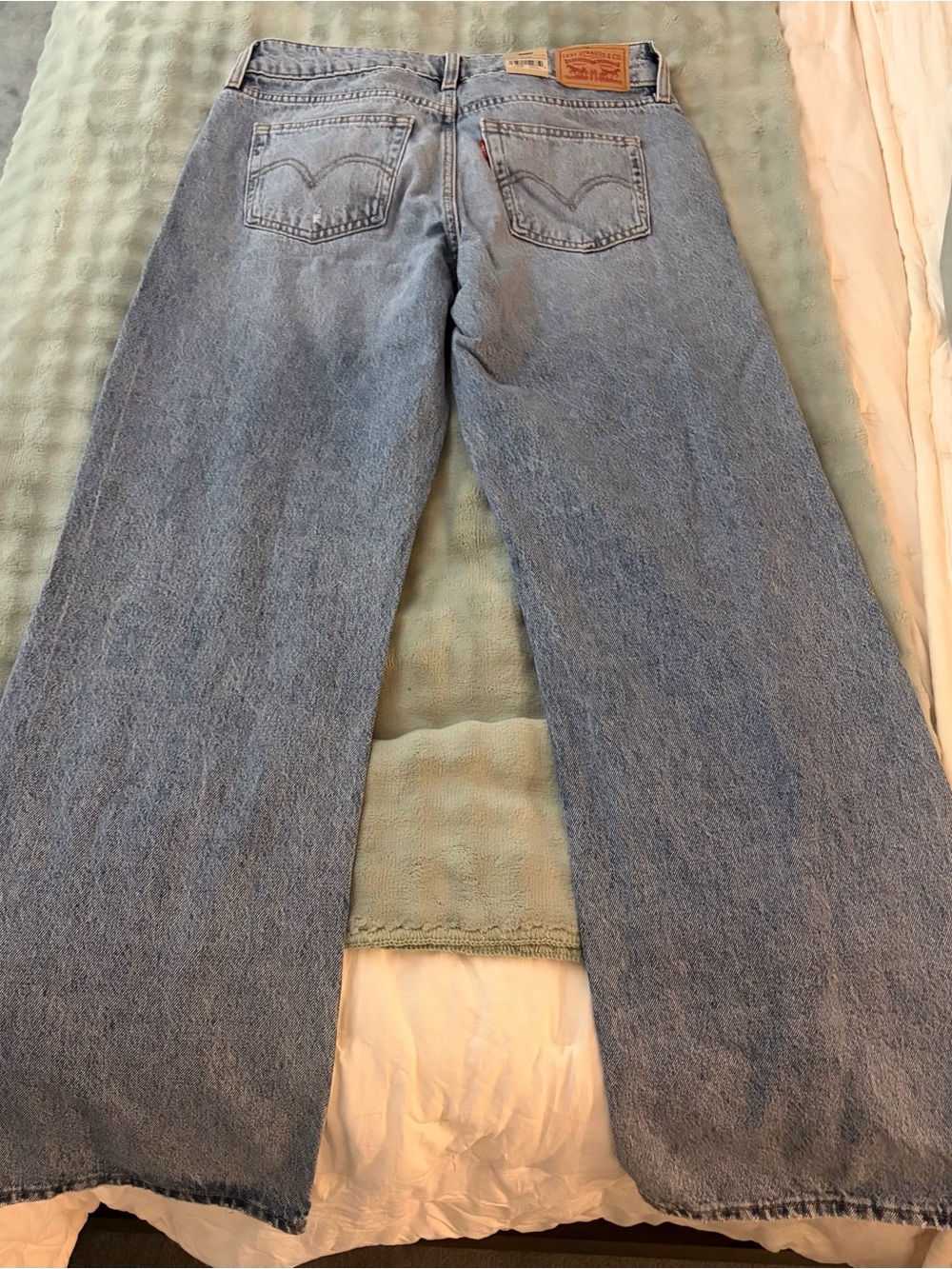 New w/Tags Women’s Levi’s Distressed “Superlow Loose” Jeans, Size 28x32 - Picture 5 of 8